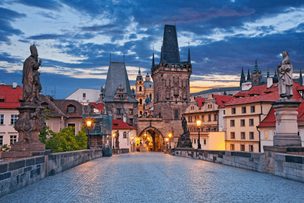 10-Destinos-Romanticos-Perfeitos-para-Casais-maestria-viagens-praga